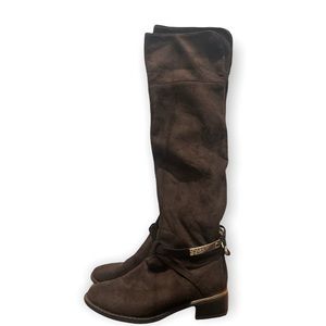Knee high brown suede boots!